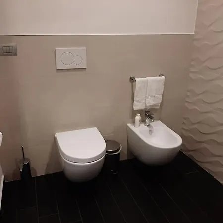 Belfrontizio Nyaraló *